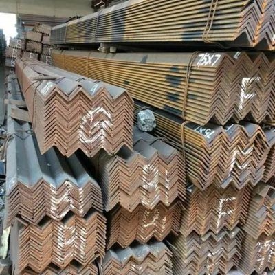 ASTM A36 A53 Q235 Q345 カーボン等角鋼 鋳造鉄 L 形 軽鋼 角棒