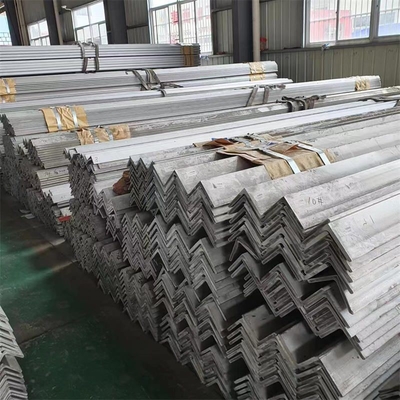 ASTM A36 A53 Q235 Q345 カーボン等角鋼 鋳造鉄 L 形 軽鋼 角棒