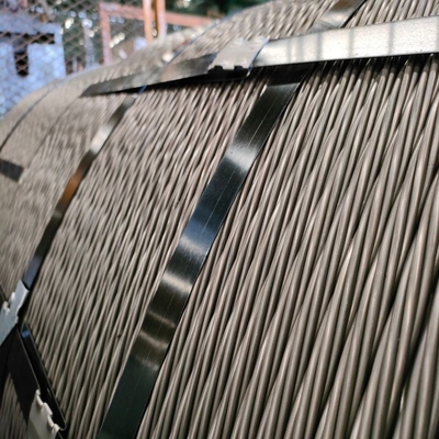 ISO9001 電力を供給する鋼鉄線糸 ロール内 体重 500kg-4t